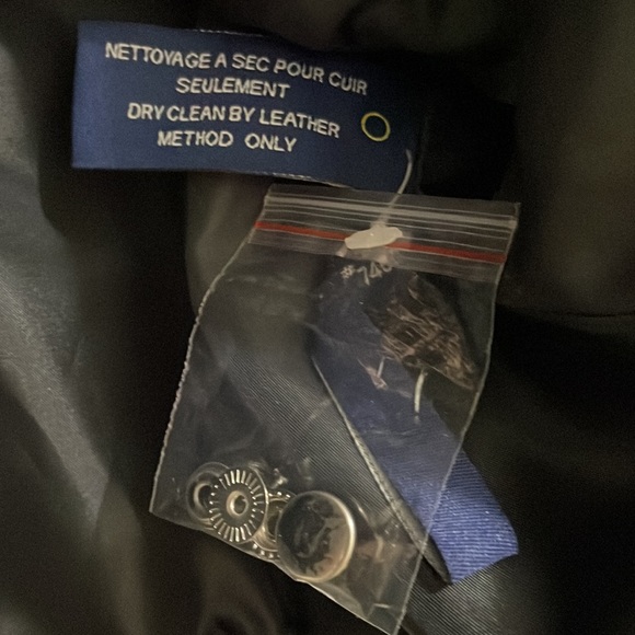 Reitmans black leather jacket (sz l) - Picture 9 of 10